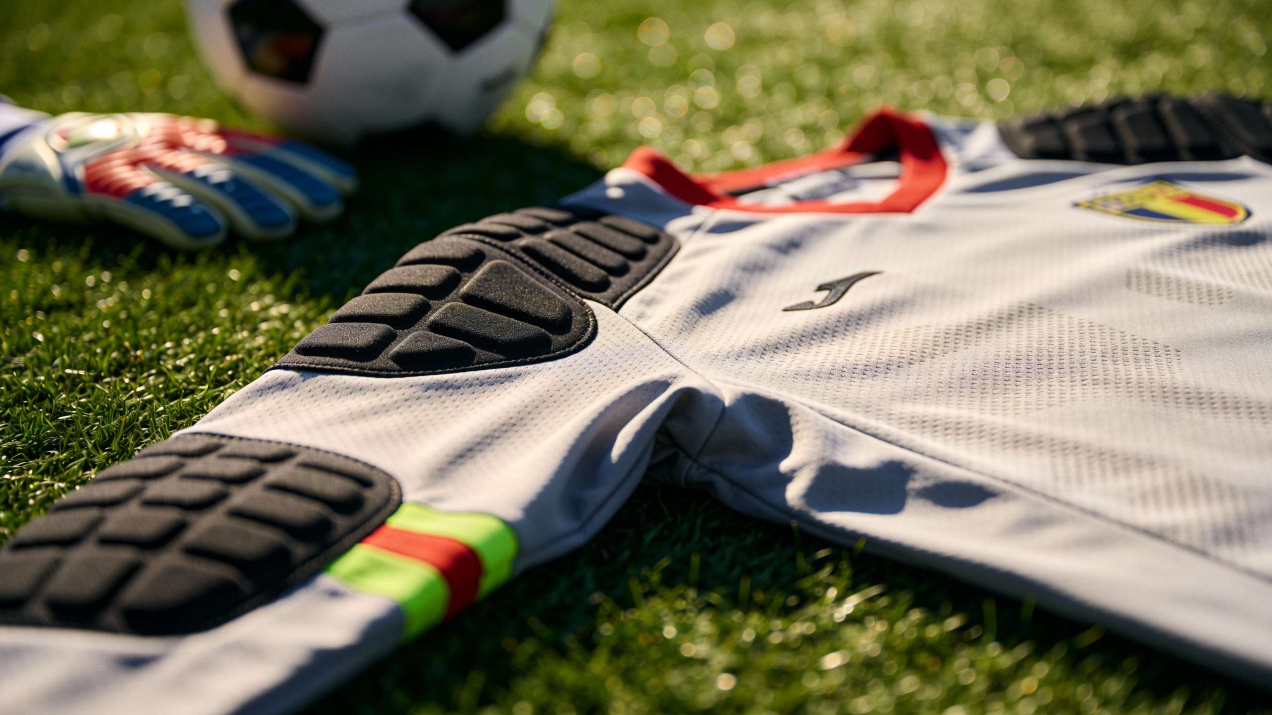 Moisture wicking athletic fabric benefits